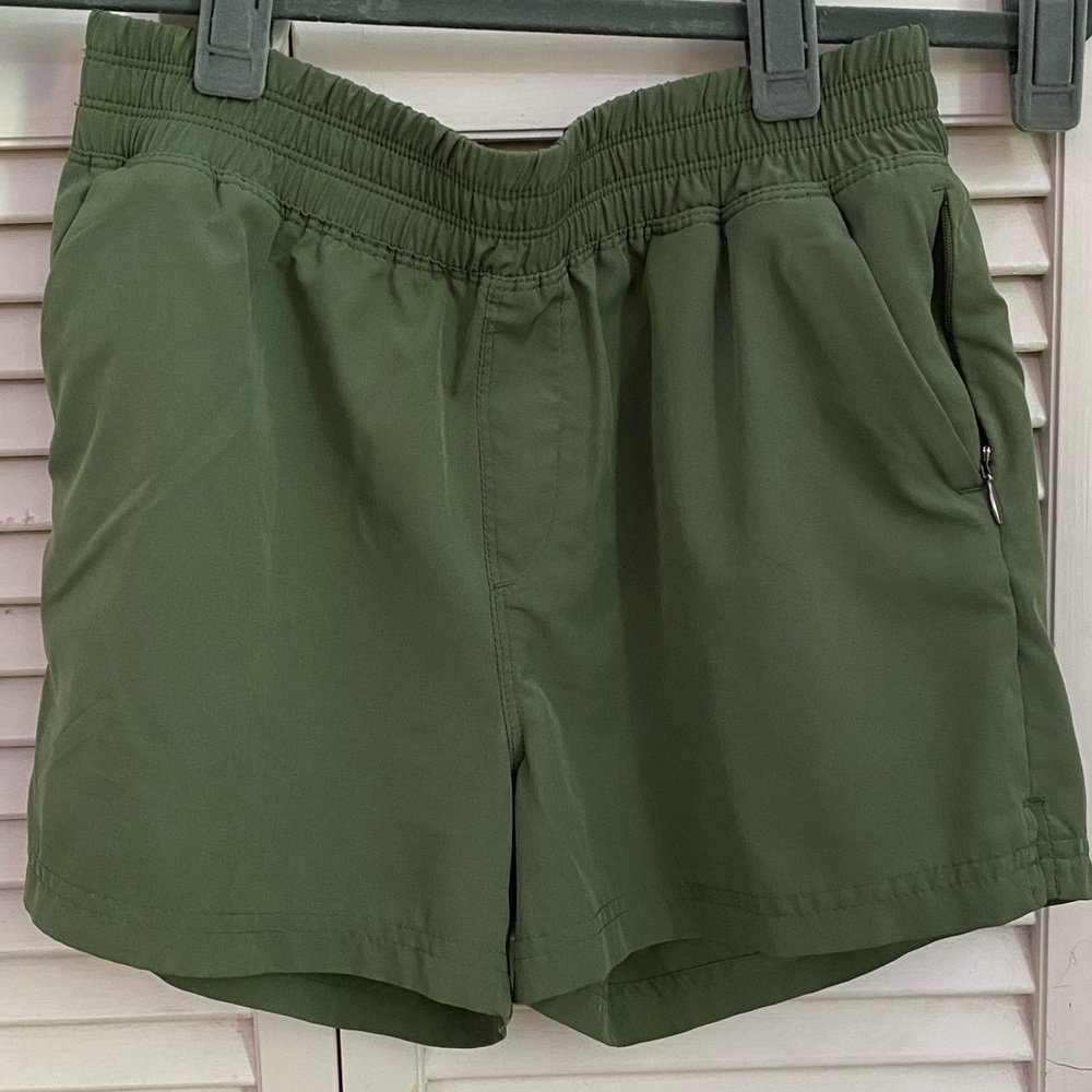 Old Navy Active Green shorts size XL (14)